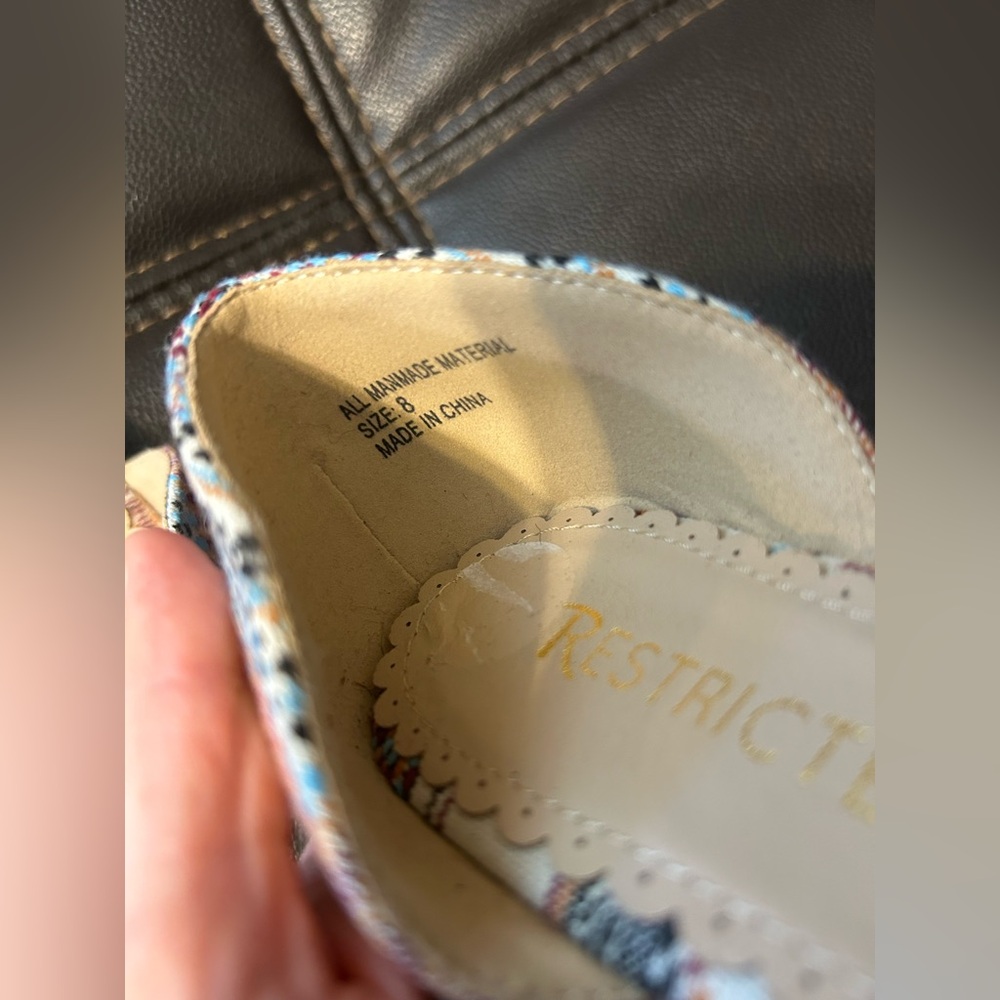 NWOT. Restricted Slip On. Size 8. - Picture 7 of 9